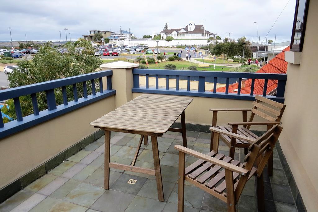 Апартаменты Mccloud House Port Noarlunga Экстерьер фото