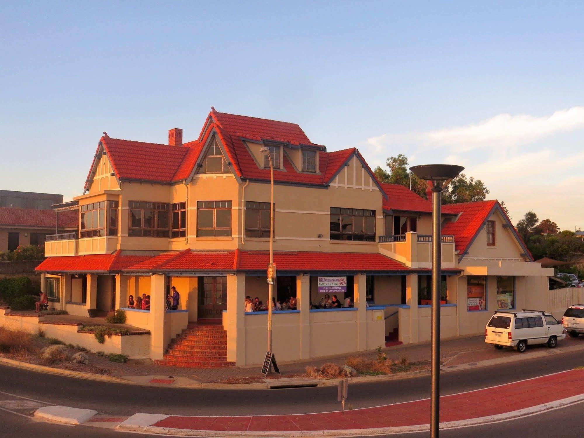 Апартаменты Mccloud House Port Noarlunga Экстерьер фото